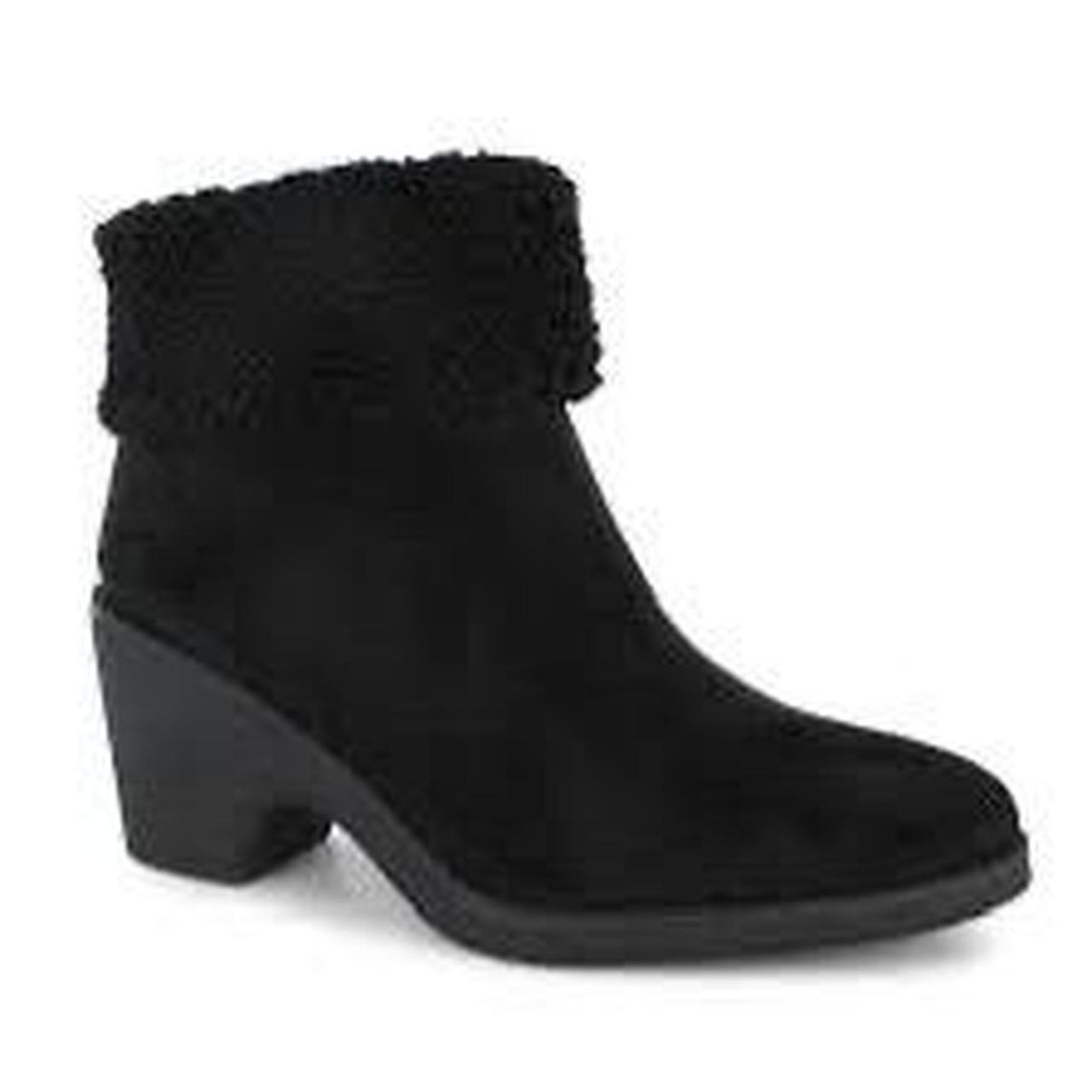 Aerosoles Black faux suede ankle boots